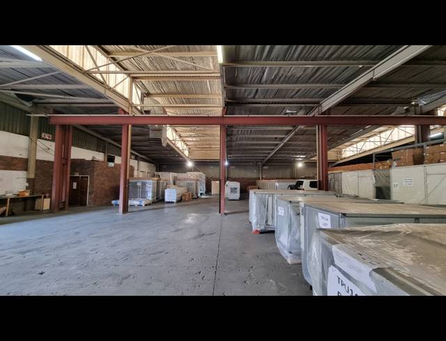 1,840M² WAREHOUSE TO LET IN JET PARK